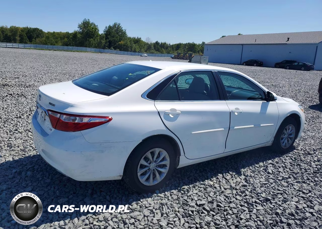 2017 Toyota Camry Le VIN:4T1BF1FK0HU658262 - 3