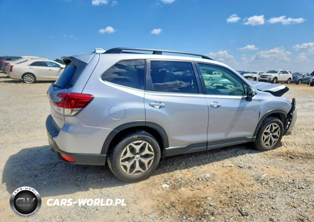 2020 Subaru Forester Premium VIN:JF2SKAJC6LH564048 - 3
