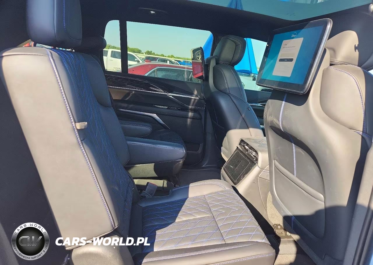 2026 Cadillac Escalade Iq Sport-1 VIN:1GYTEEKLXTU101878 - 11