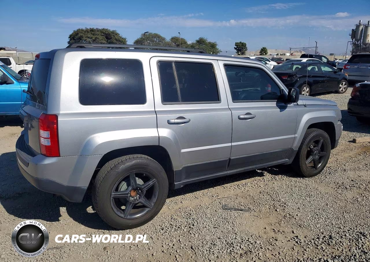 2014 Jeep Patriot Sport VIN:1C4NJPBAXED769459 - 3