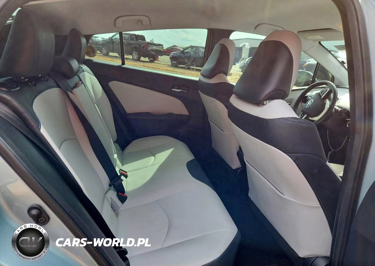 2016 Toyota Prius Four Touring VIN:JTDKARFU7G3521472 - 10