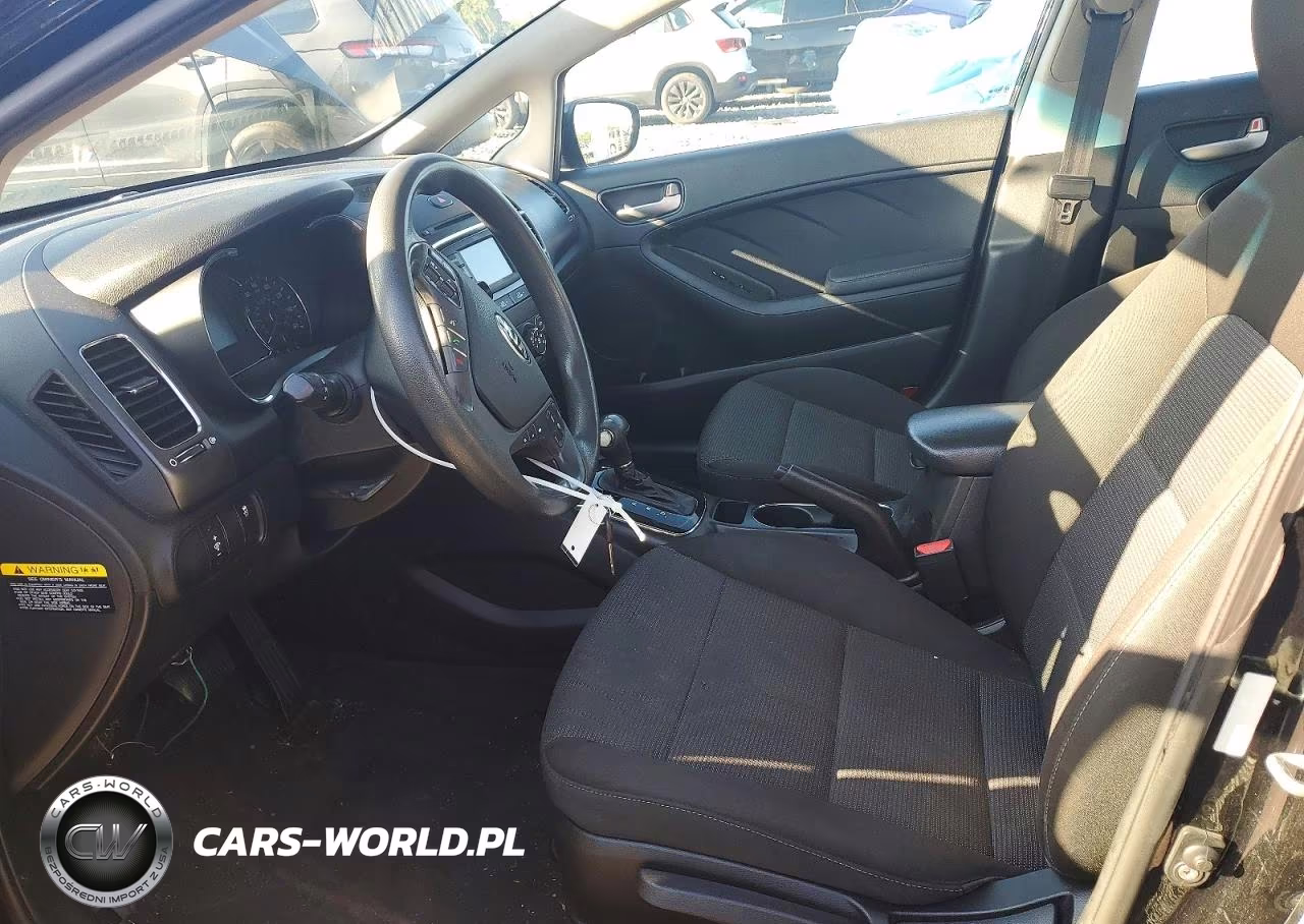 2018 Kia Forte Lx VIN:3KPFK4A75JE282460 - 7