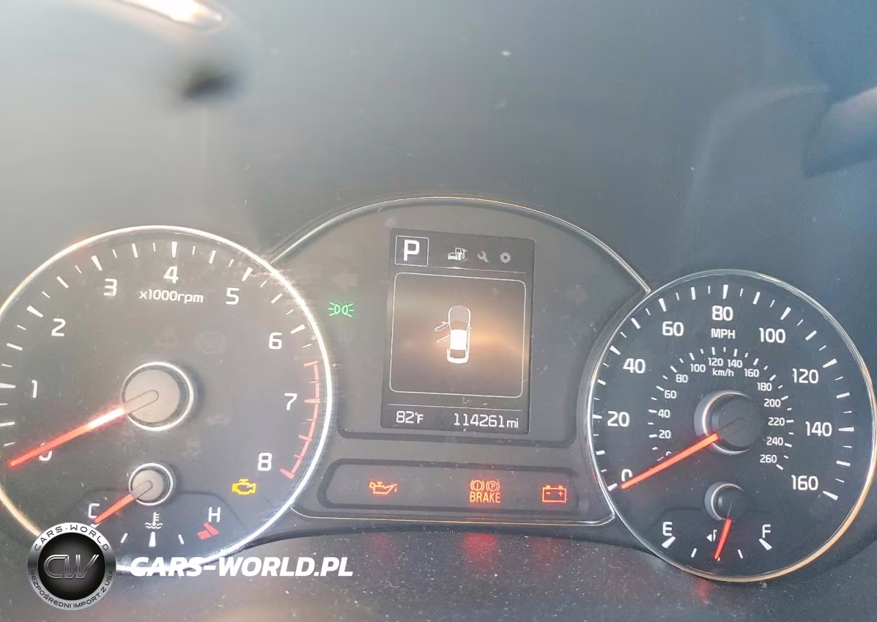 2018 Kia Forte Lx VIN:3KPFK4A75JE282460 - 9