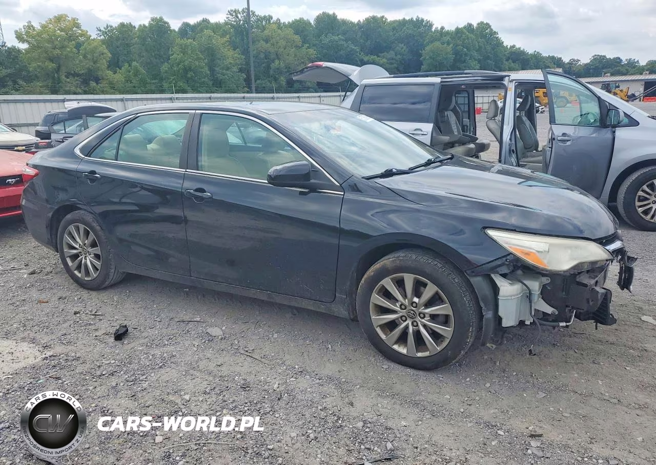 2016 Toyota Camry Xle VIN:4T4BF1FKXGR526159 - 4