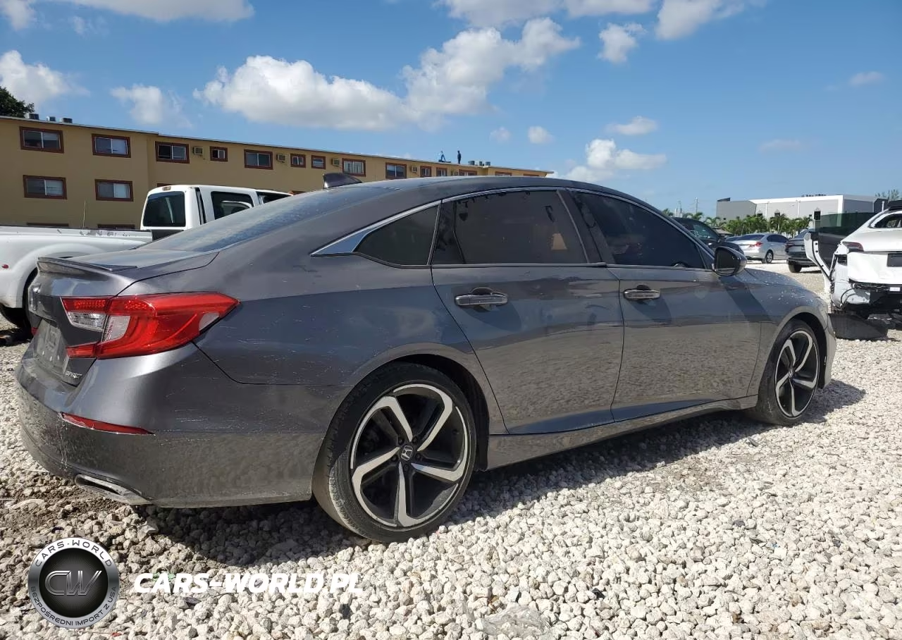 2018 Honda Accord Sport VIN:1HGCV2F39JA035404 - 3