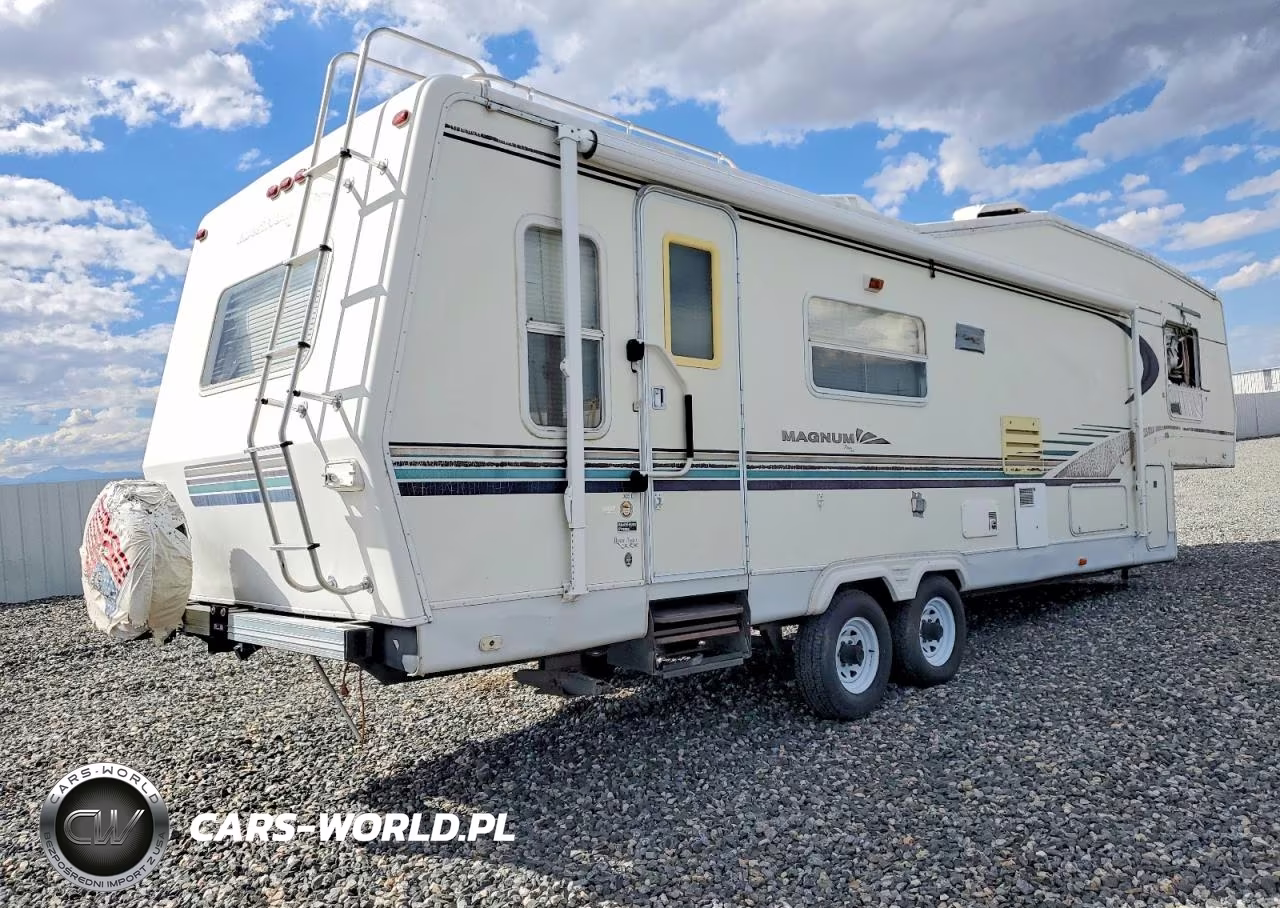 1998 Magnum Camper VIN:44HFM0P27W4014310 - 4