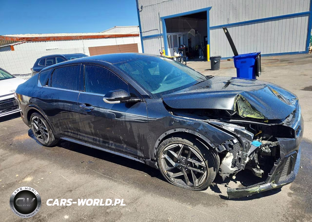 2025 Kia K4 Gt Line VIN:3KPFW4DE3SE057633 - 4