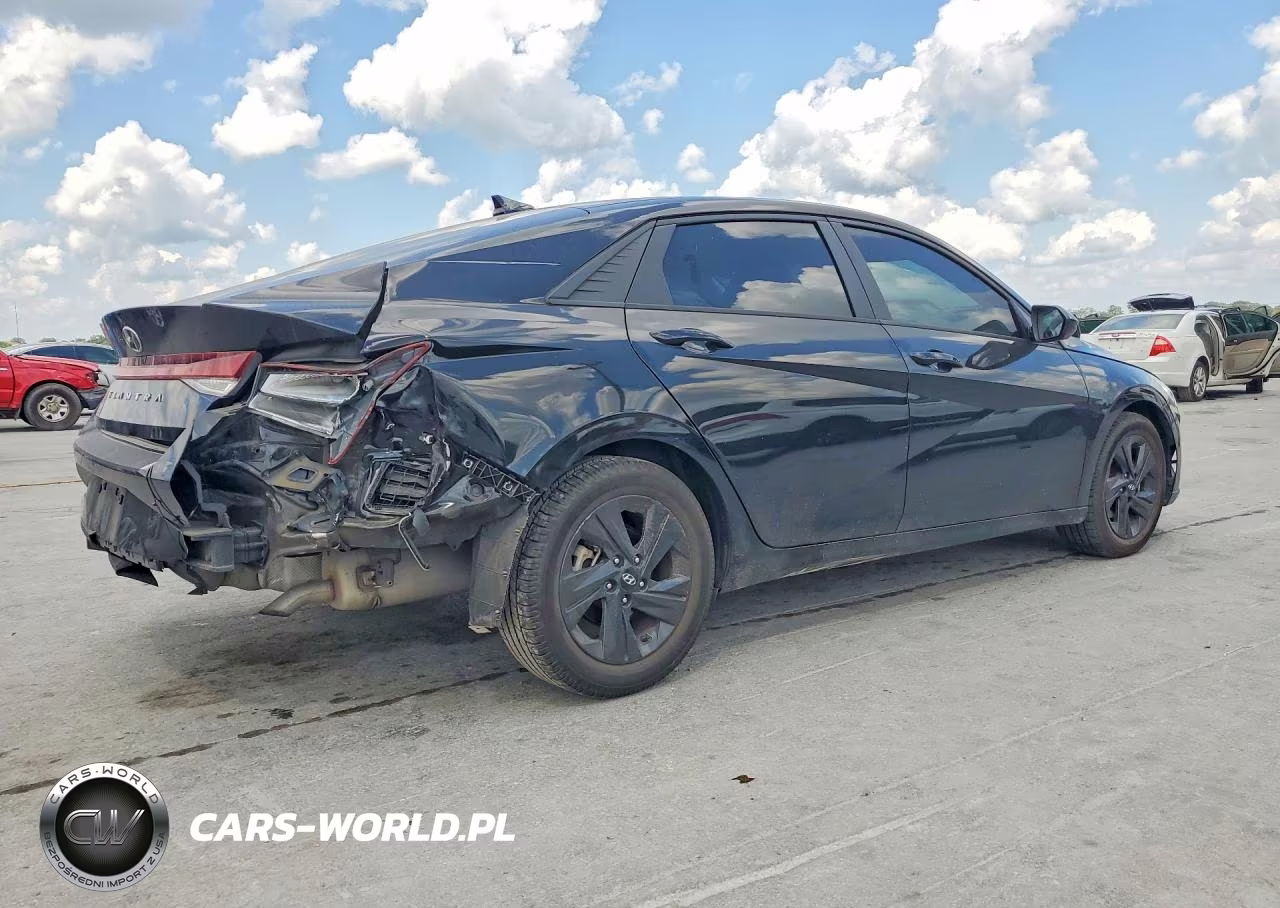 2022 Hyundai Elantra Sel VIN:KMHLM4AG4NU359464 - 3