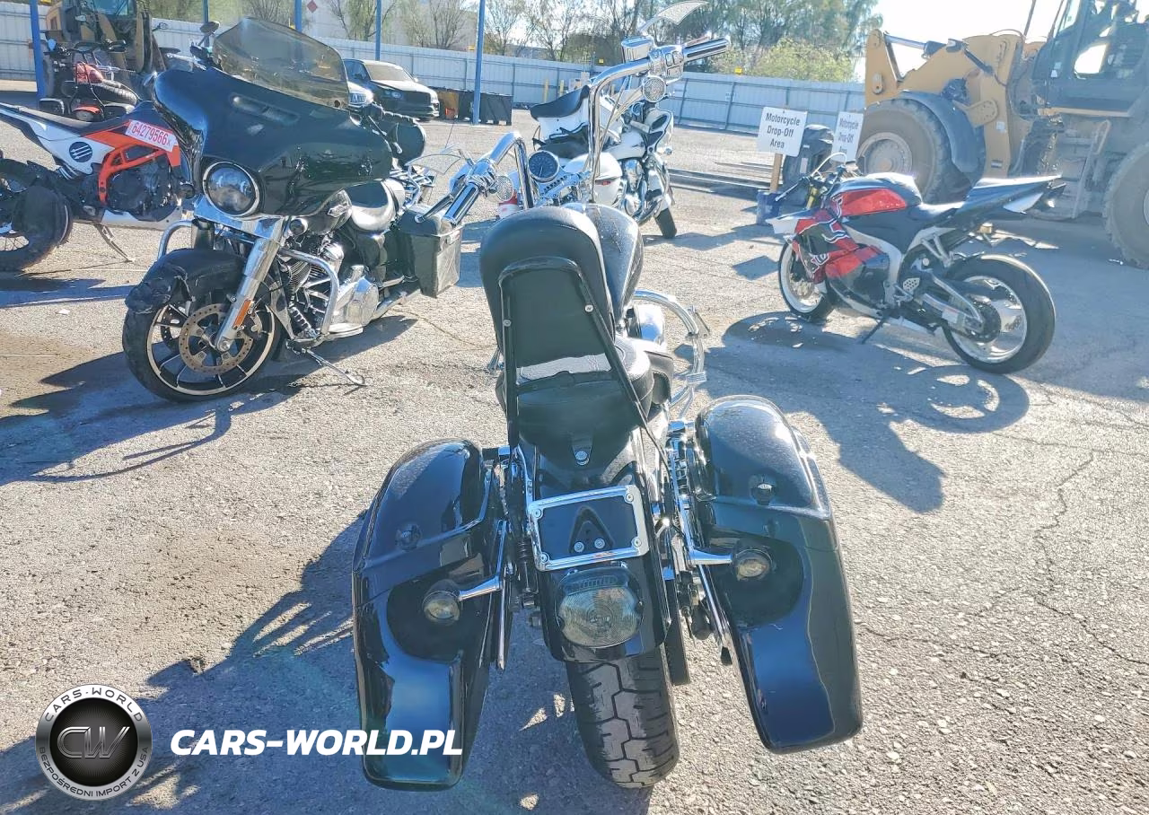 2009 Harley-Davidson Xl1200 C VIN:1HD1CT3199K409387 - 4