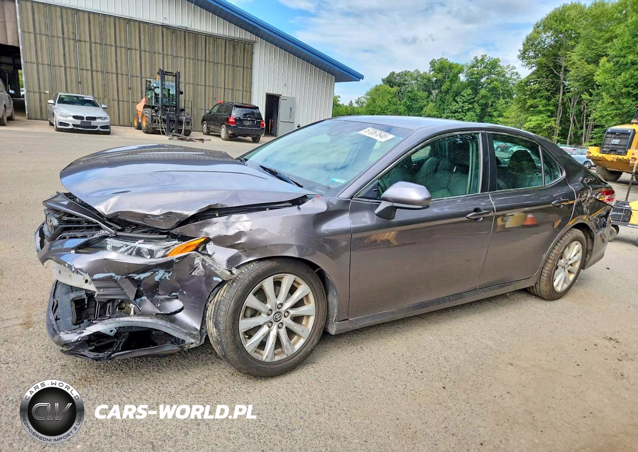 2018 Toyota Camry Le – zdjęcie 1 z 12