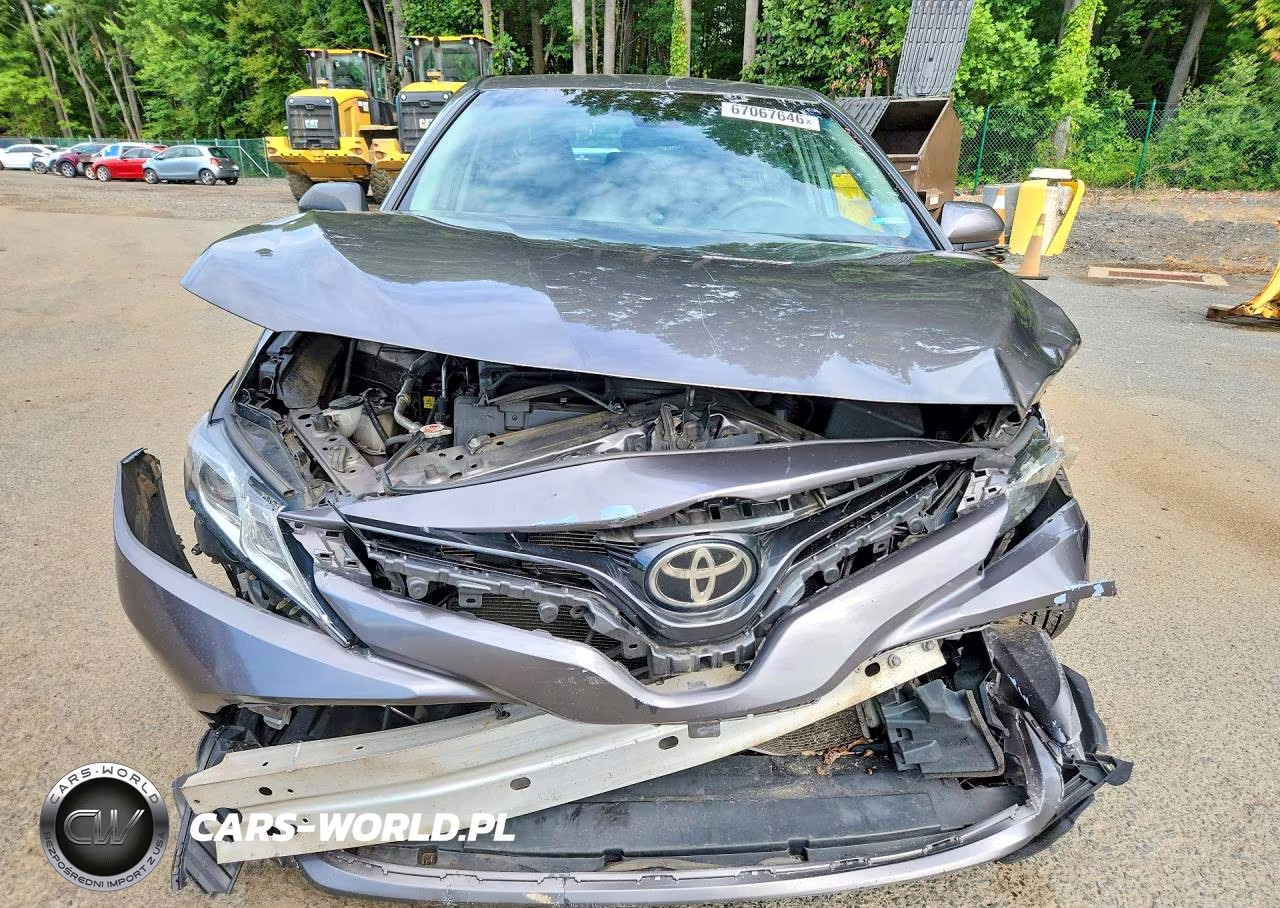 2018 Toyota Camry Le VIN:4T1B11HK1JU535054 - 5