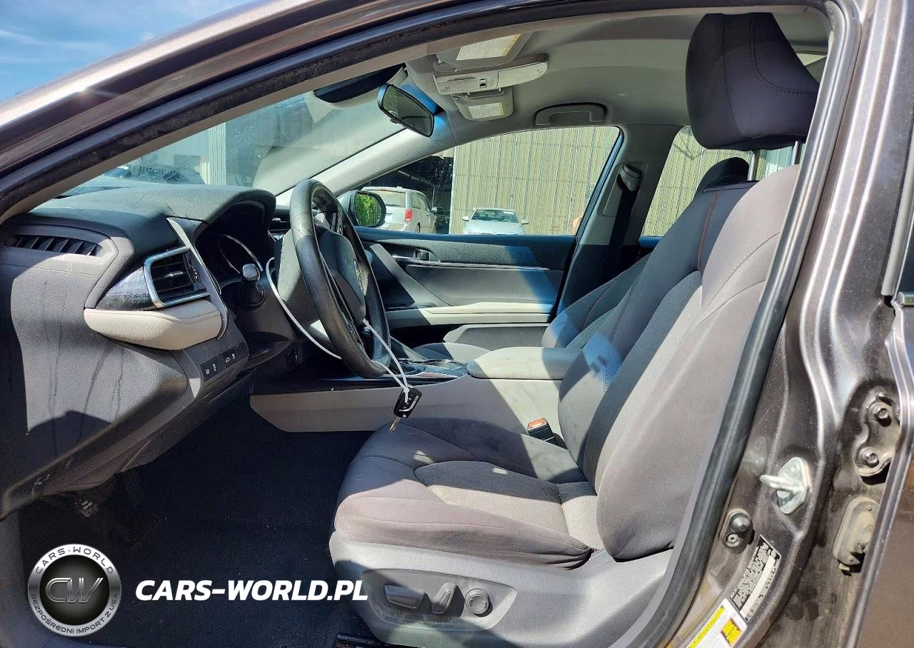 2018 Toyota Camry Le VIN:4T1B11HK1JU535054 - 7