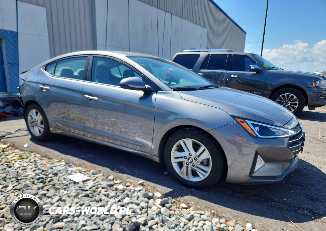 2019 Hyundai Elantra Sel VIN:5NPD84LF7KH466287 - 4