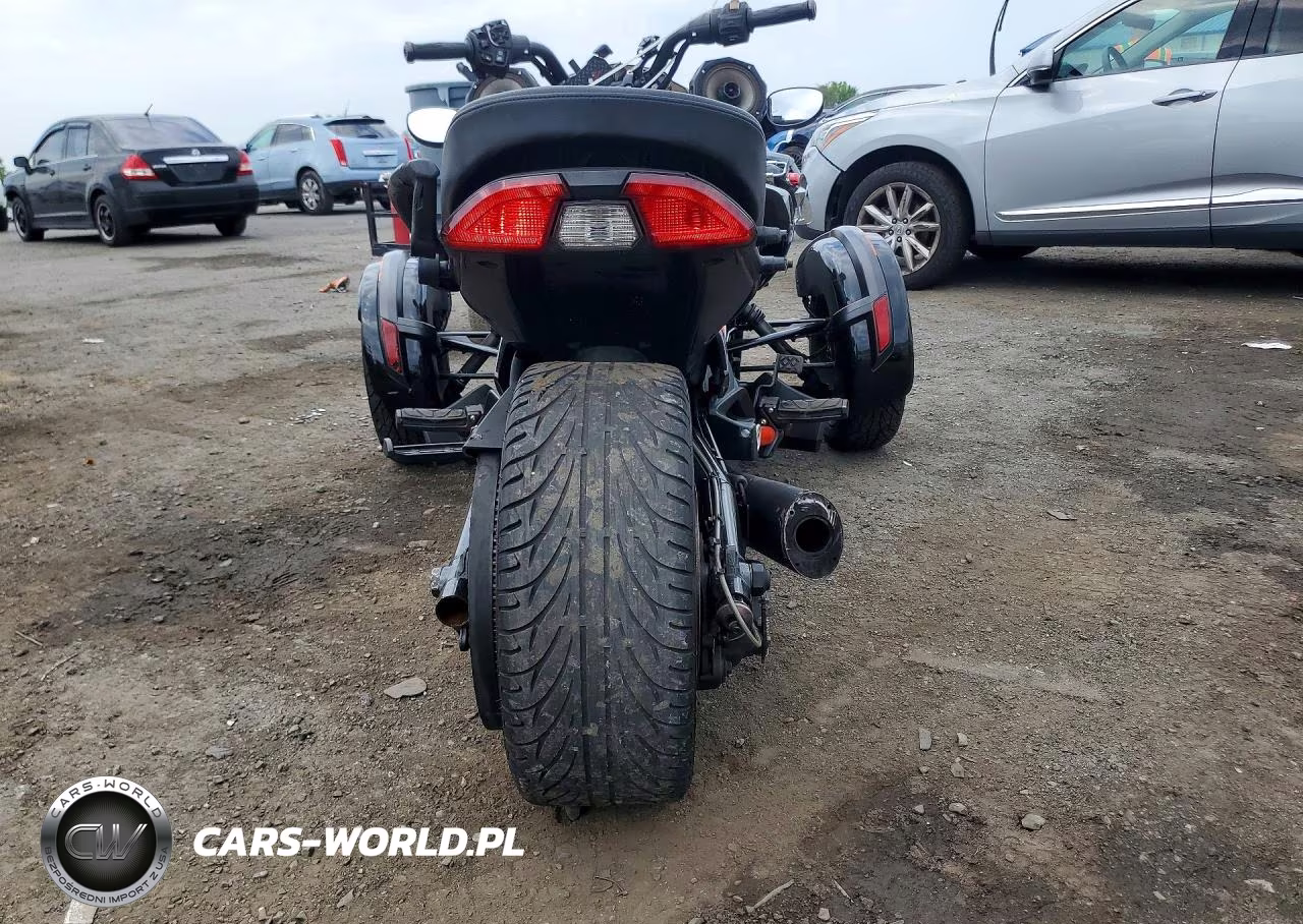 2019 Can-Am Spyder Roadster F3-S VIN:2BXRDDD21KV000135 - 4