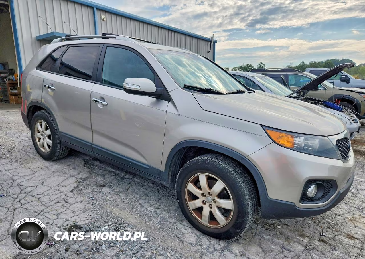 2013 Kia Sorento Lx VIN:5XYKT3A6XDG319751 - 4