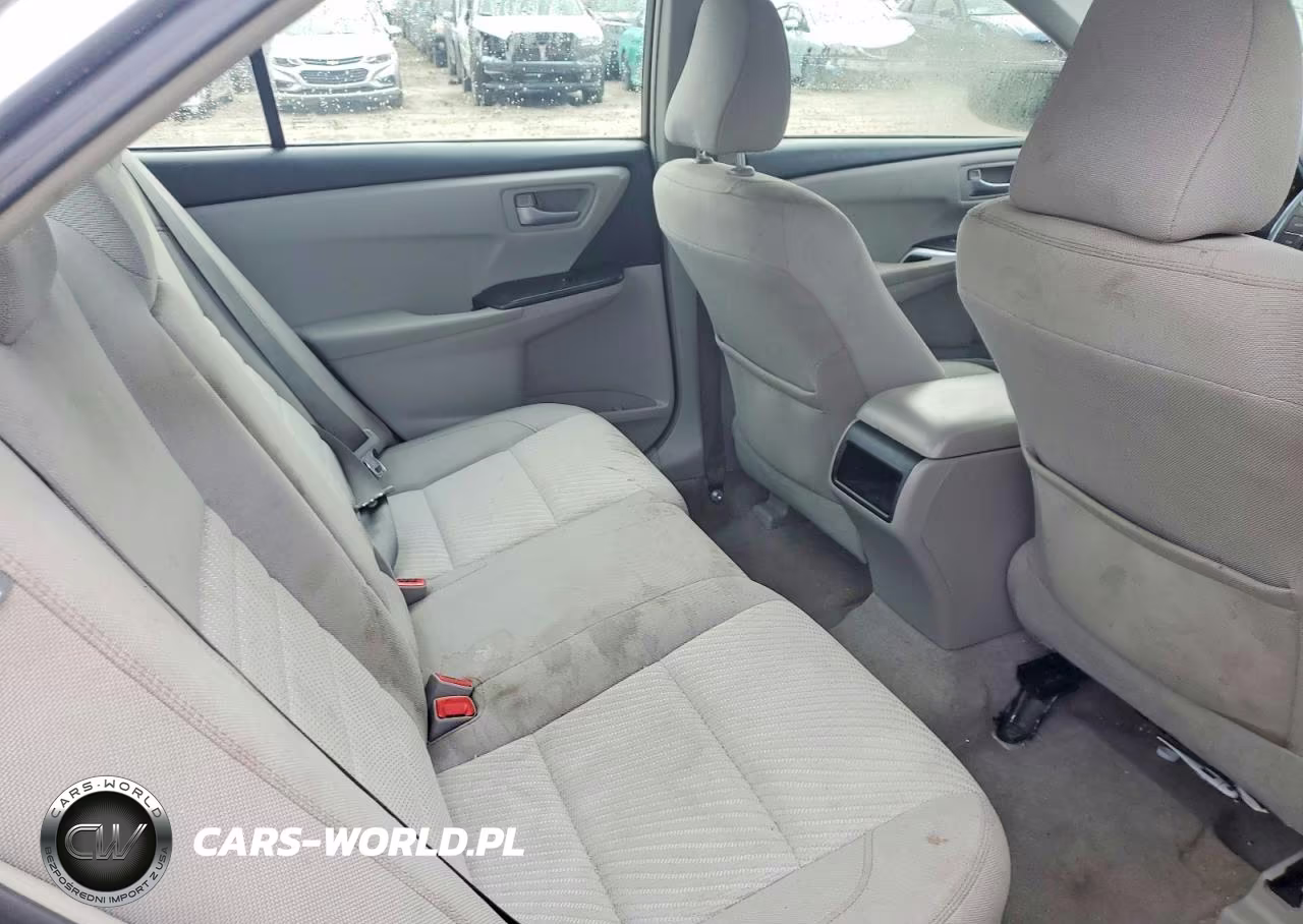 2017 Toyota Camry Le VIN:4T1BF1FK1HU433851 - 10
