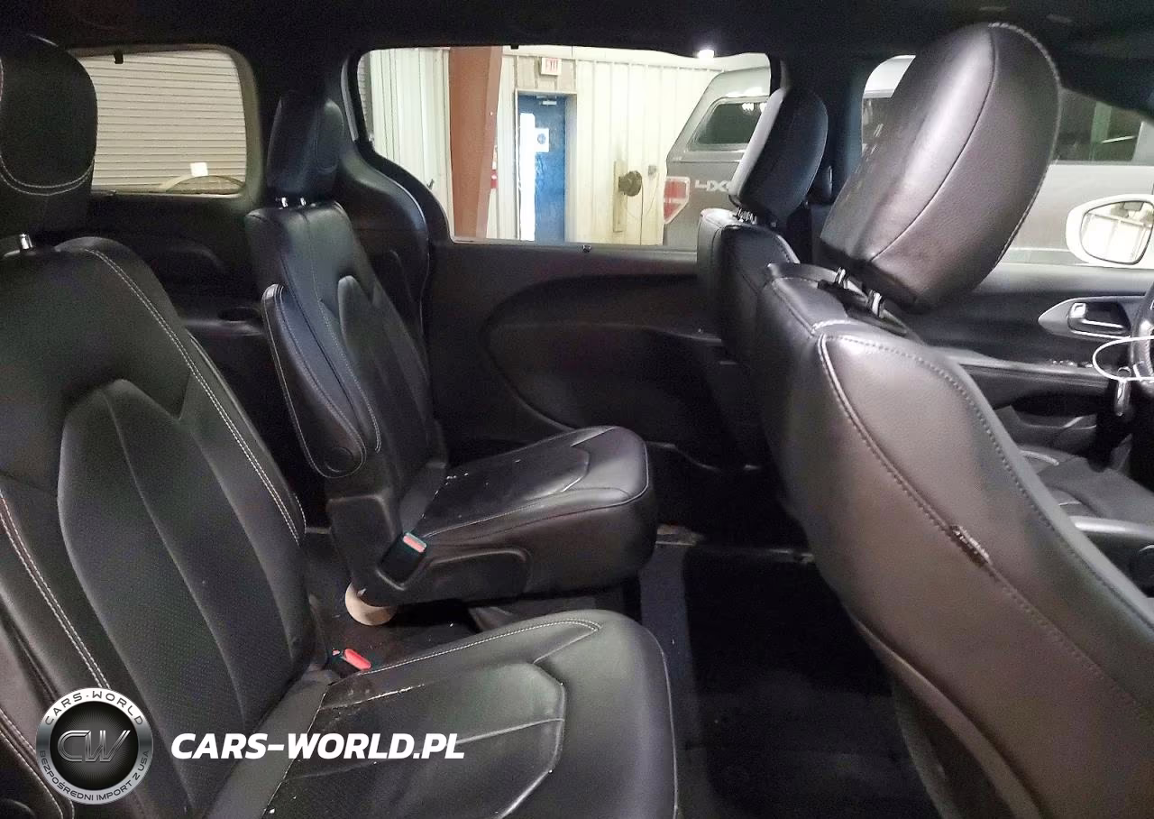 2021 Chrysler Pacifica Touring L VIN:2C4RC1BG7MR567848 - 10