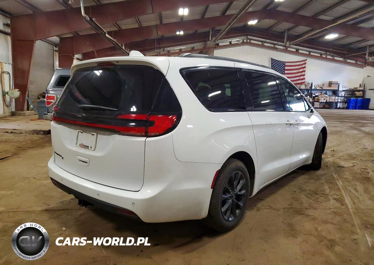 2021 Chrysler Pacifica Touring L VIN:2C4RC1BG7MR567848 - 3