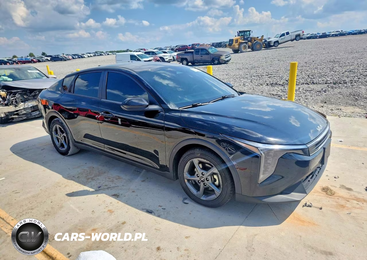 2025 Kia K4 Lxs VIN:3KPFT4DE6SE117378 - 4