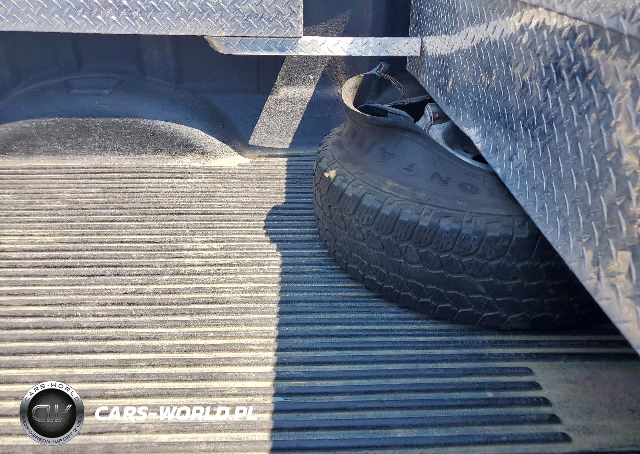 2018 Ford F150 VIN:1FTMF1CBXJKC73486 - 10