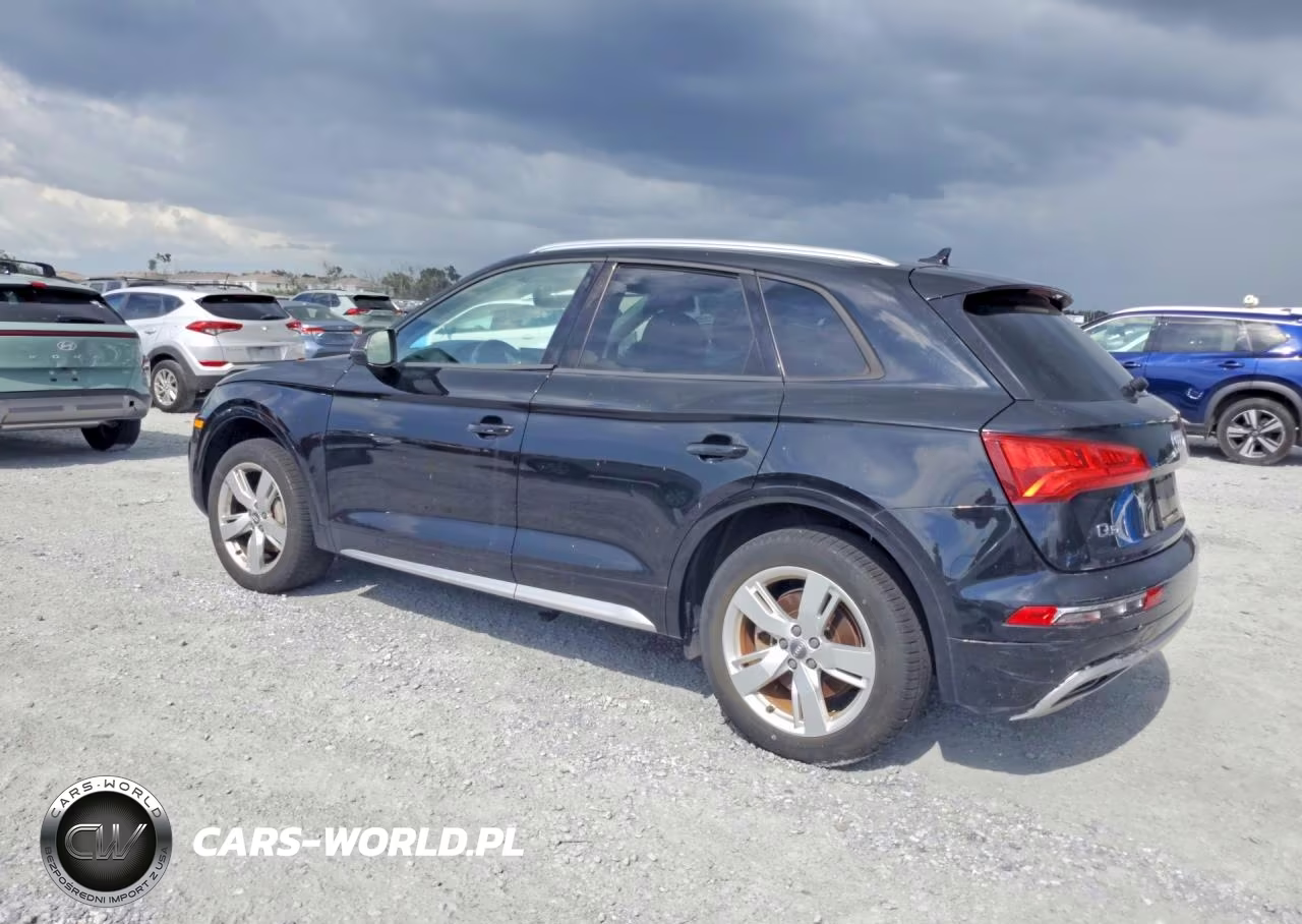 2018 Audi Q5 Premium VIN:WA1ANAFY4J2012225 - 2