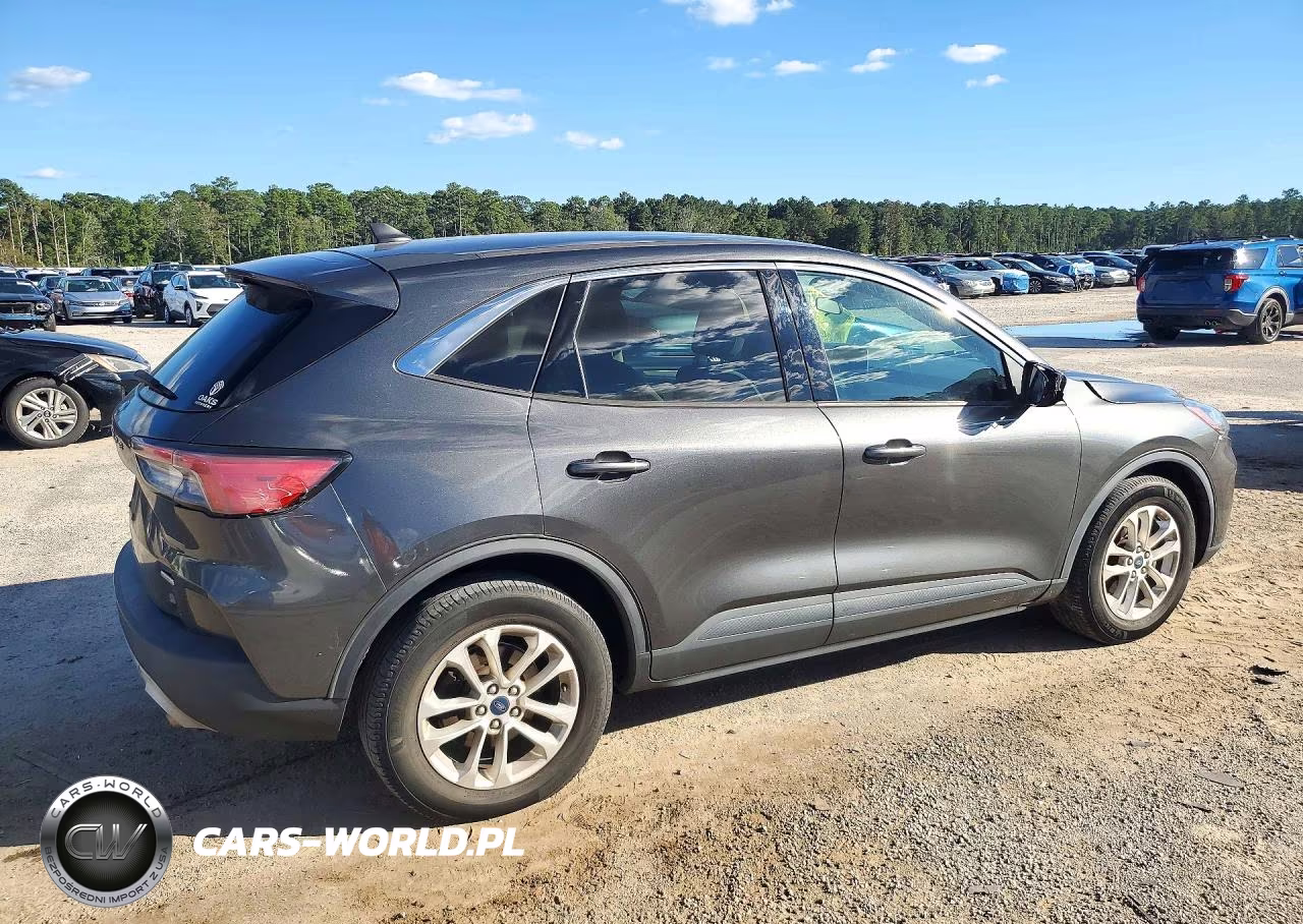 2020 Ford Escape Se VIN:1FMCU0G65LUB56149 - 3