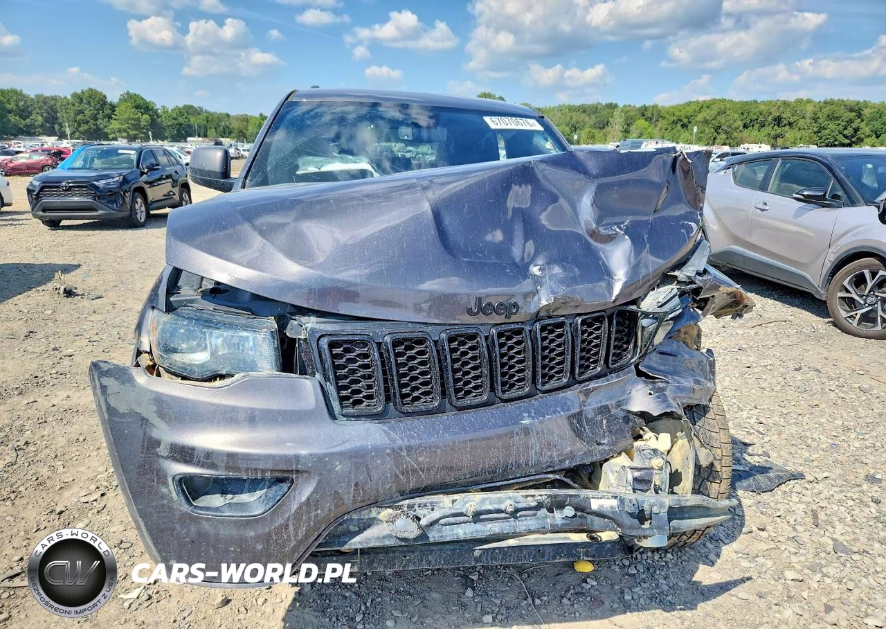 2018 Jeep Grand Cherokee Laredo VIN:1C4RJFAG6JC375118 - 5