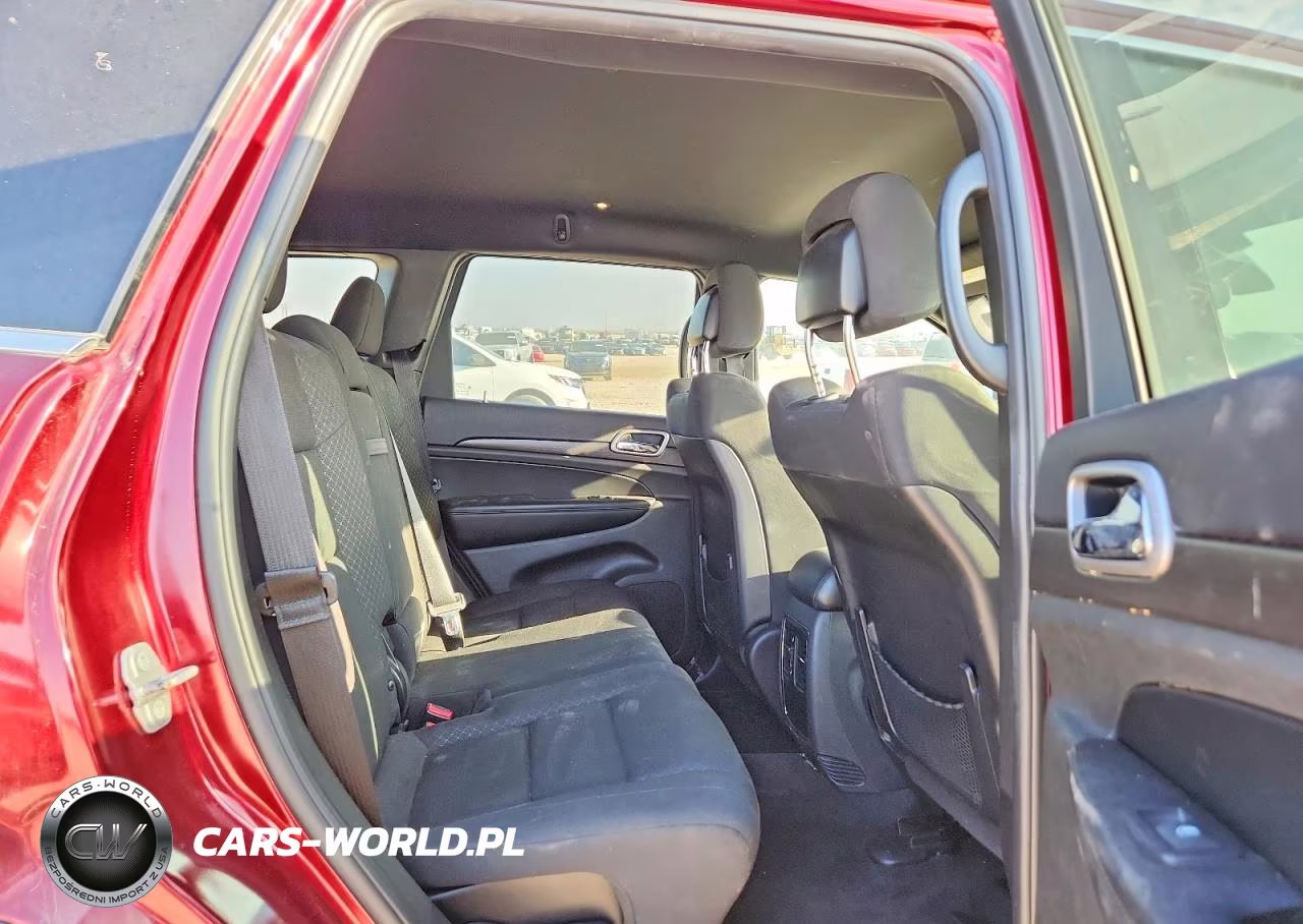 2018 Jeep Grand Cherokee Laredo VIN:1C4RJFAG4JC432173 - 11