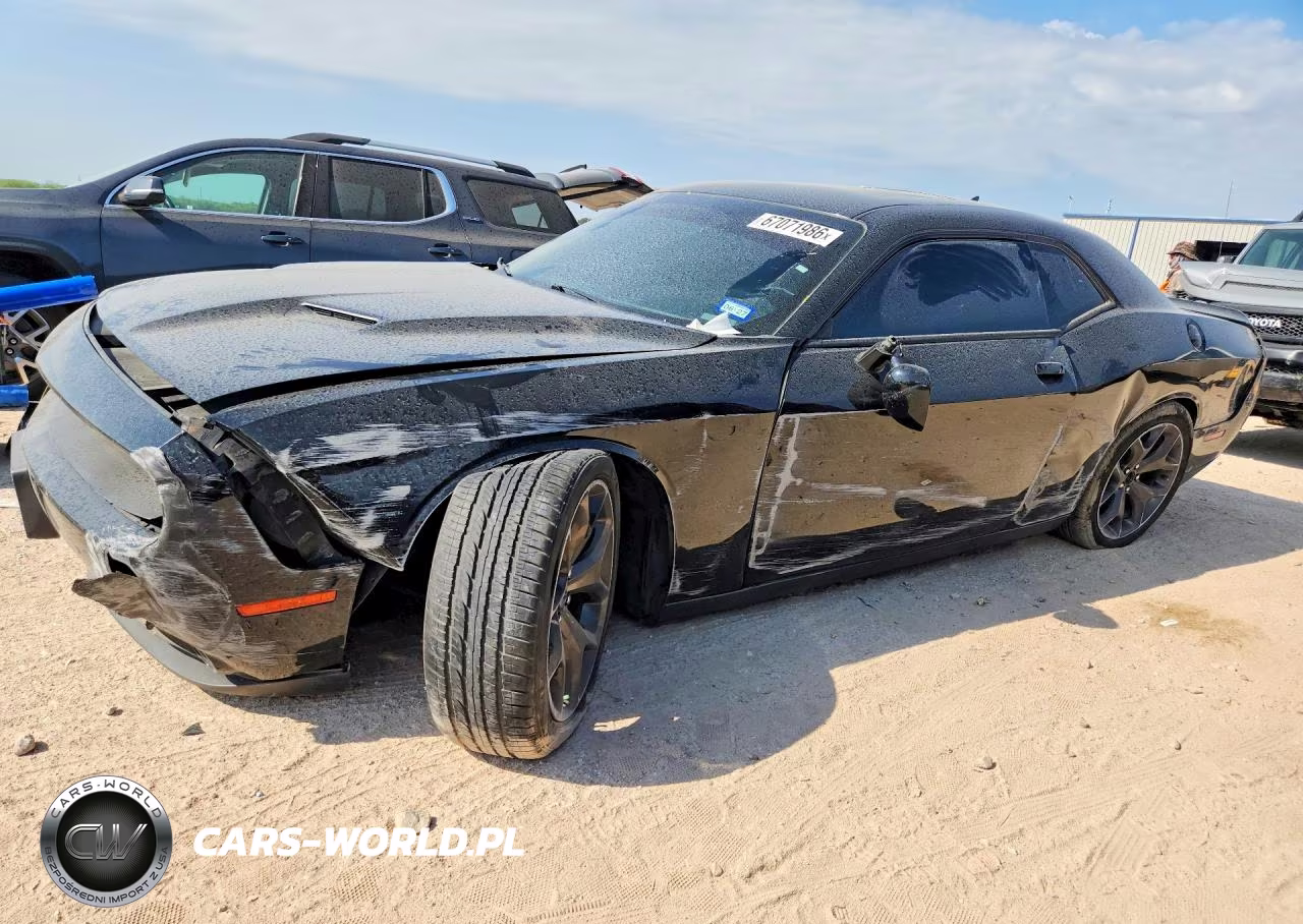 2018 Dodge Challenger Sxt VIN:2C3CDZAG1JH322150 - 1