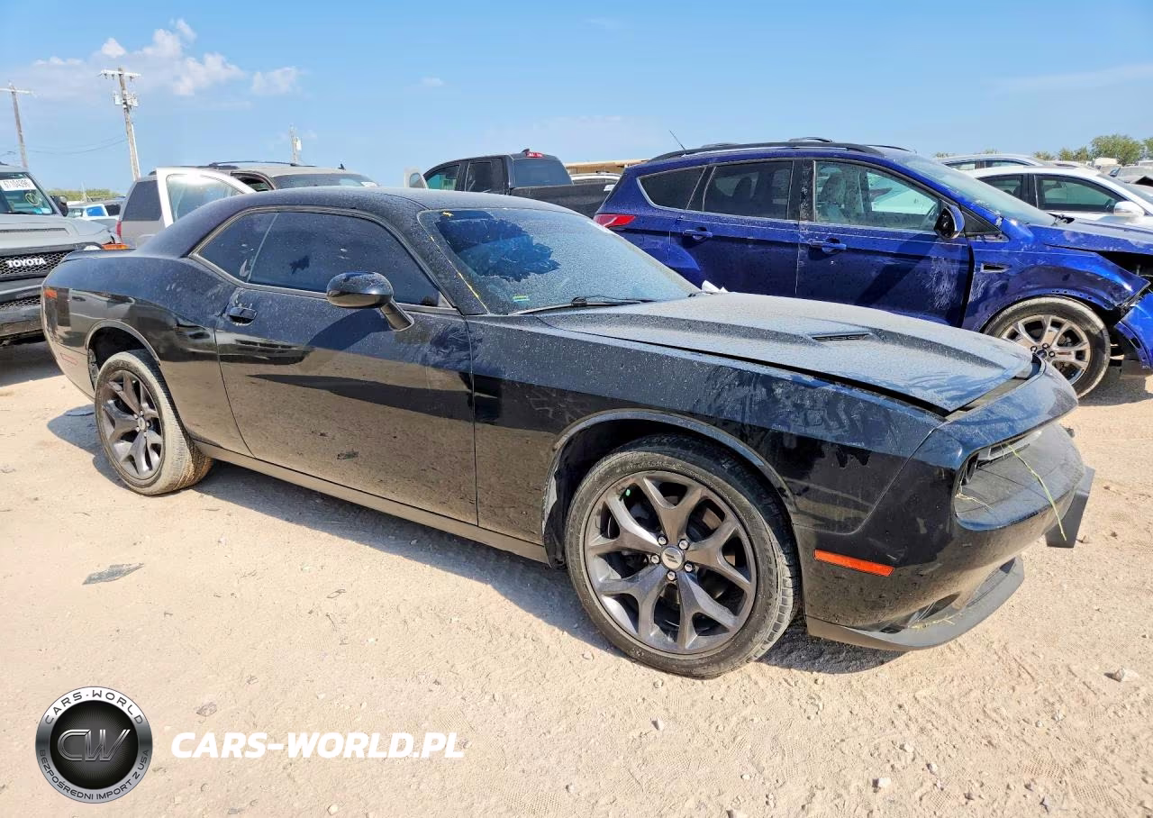 2018 Dodge Challenger Sxt VIN:2C3CDZAG1JH322150 - 4