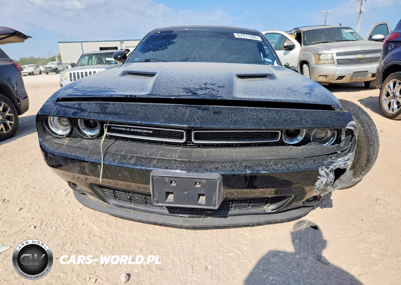 2018 Dodge Challenger Sxt VIN:2C3CDZAG1JH322150 - 5