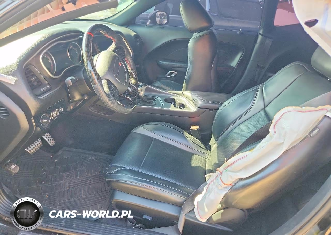 2018 Dodge Challenger Sxt VIN:2C3CDZAG1JH322150 - 7