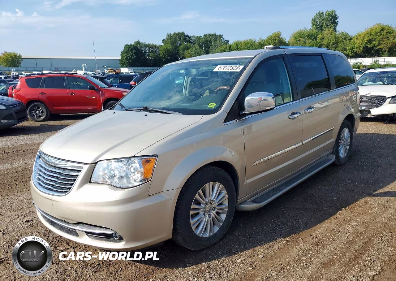 2013 Chrysler Town & Country Limited – zdjęcie 1 z 13