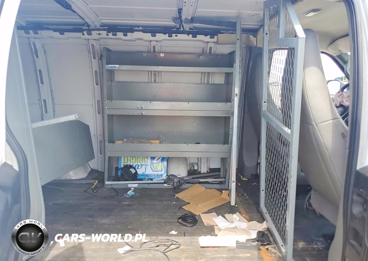 2017 GMC Savana G2500 VIN:1GTW7AFFXH1116643 - 11