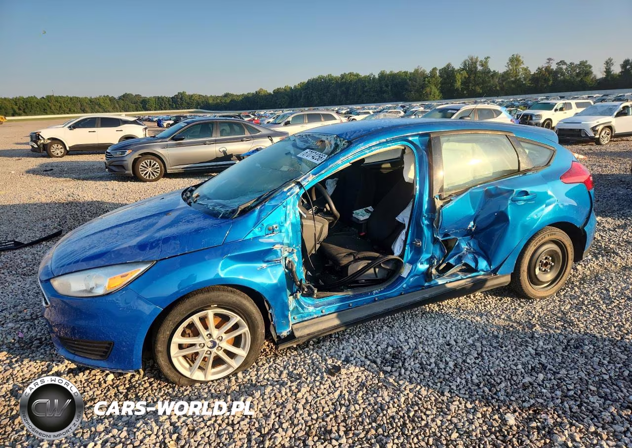 2017 Ford Focus Se VIN:1FADP3K20HL212300 - 1