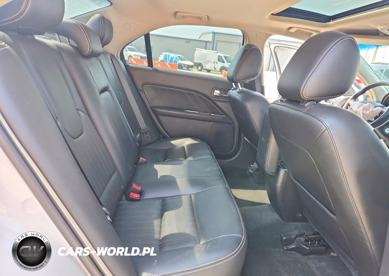 2011 Ford Fusion Sport VIN:3FAHP0KCXBR126638 - 10