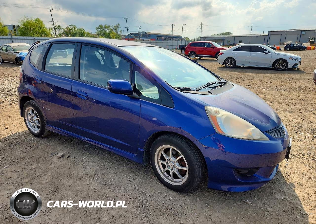 2009 Honda Fit Sport VIN:JHMGE884X9S007737 - 4