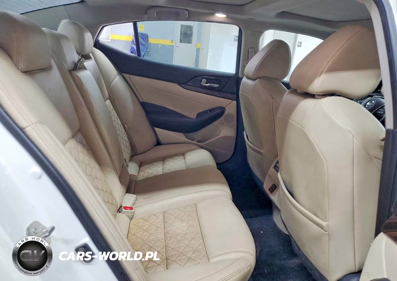 2018 Nissan Maxima Platinum VIN:1N4AA6AP3JC399332 - 10