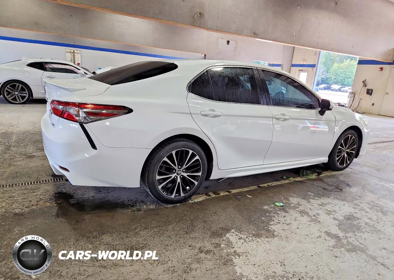 2018 Toyota Camry Se VIN:4T1B11HK2JU538190 - 3
