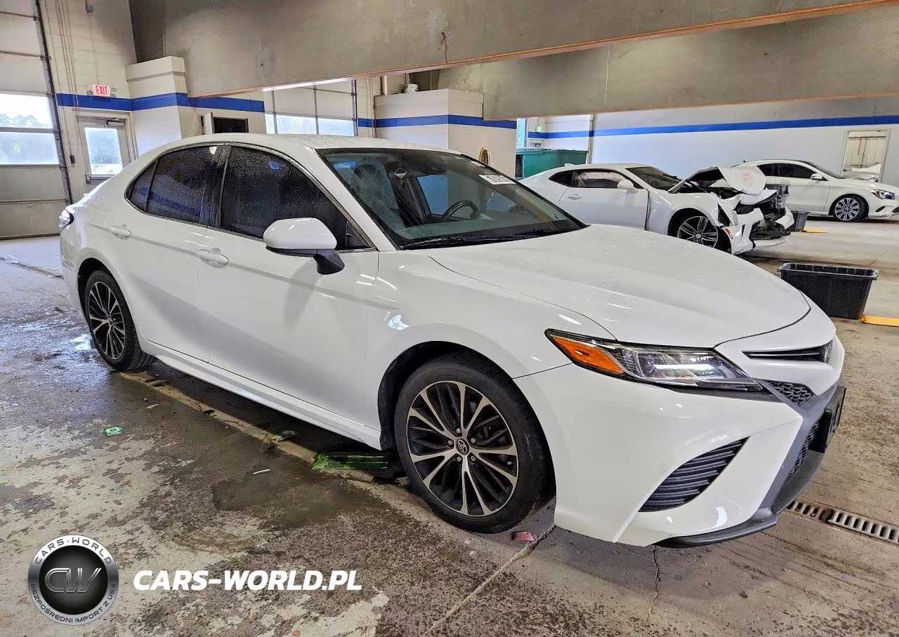 2018 Toyota Camry Se VIN:4T1B11HK2JU538190 - 4