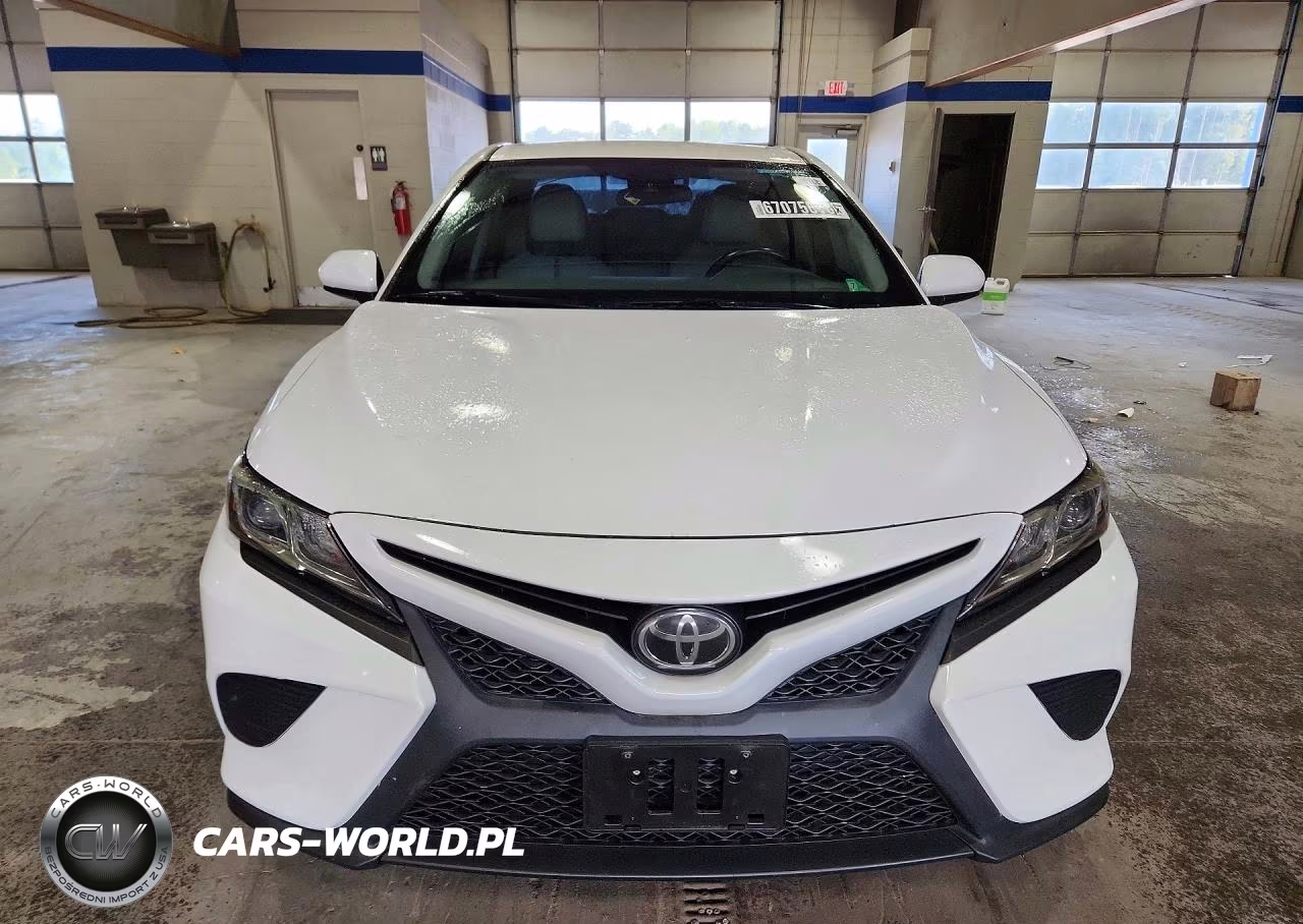 2018 Toyota Camry Se VIN:4T1B11HK2JU538190 - 5