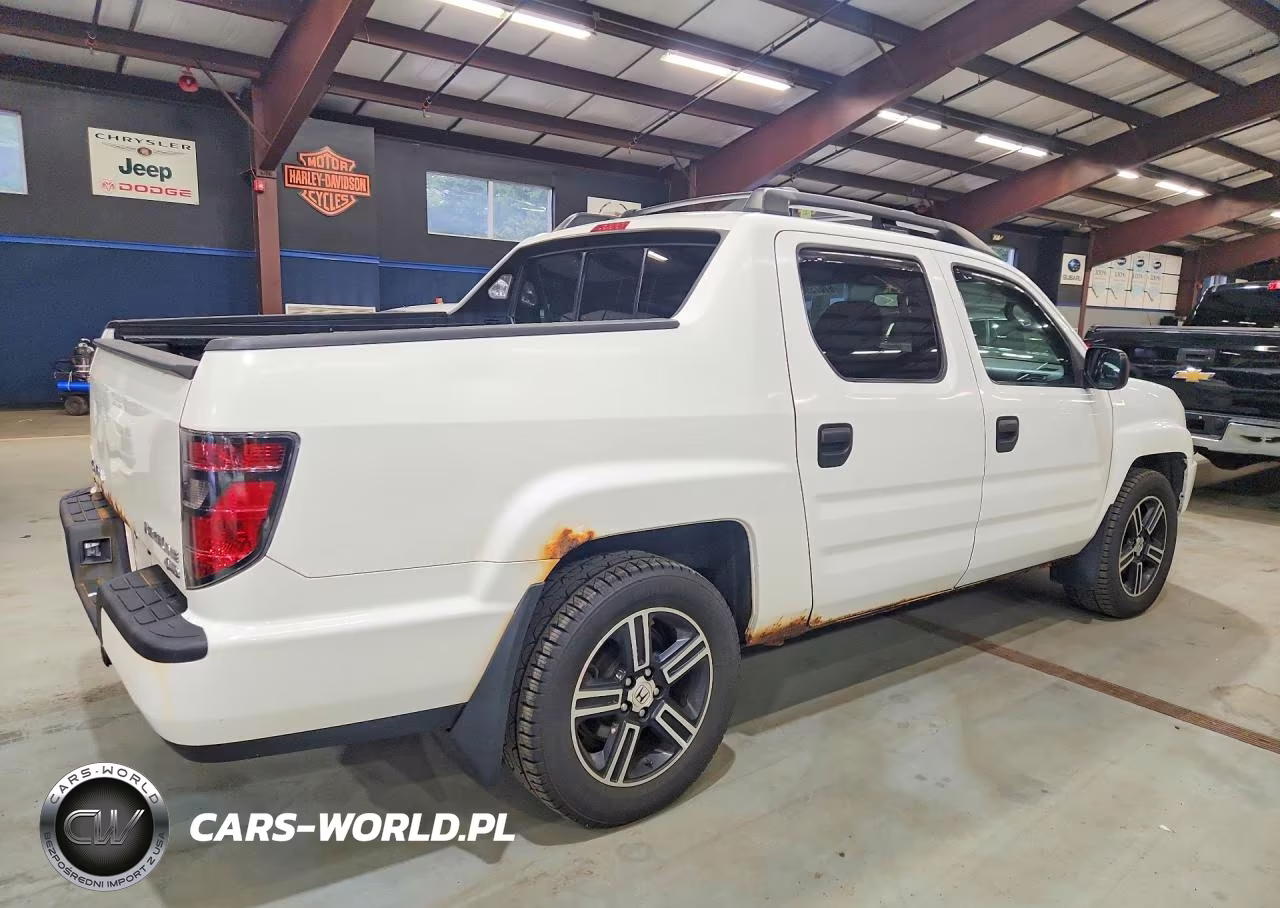 2014 Honda Ridgeline Sport VIN:5FPYK1F77EB009706 - 3