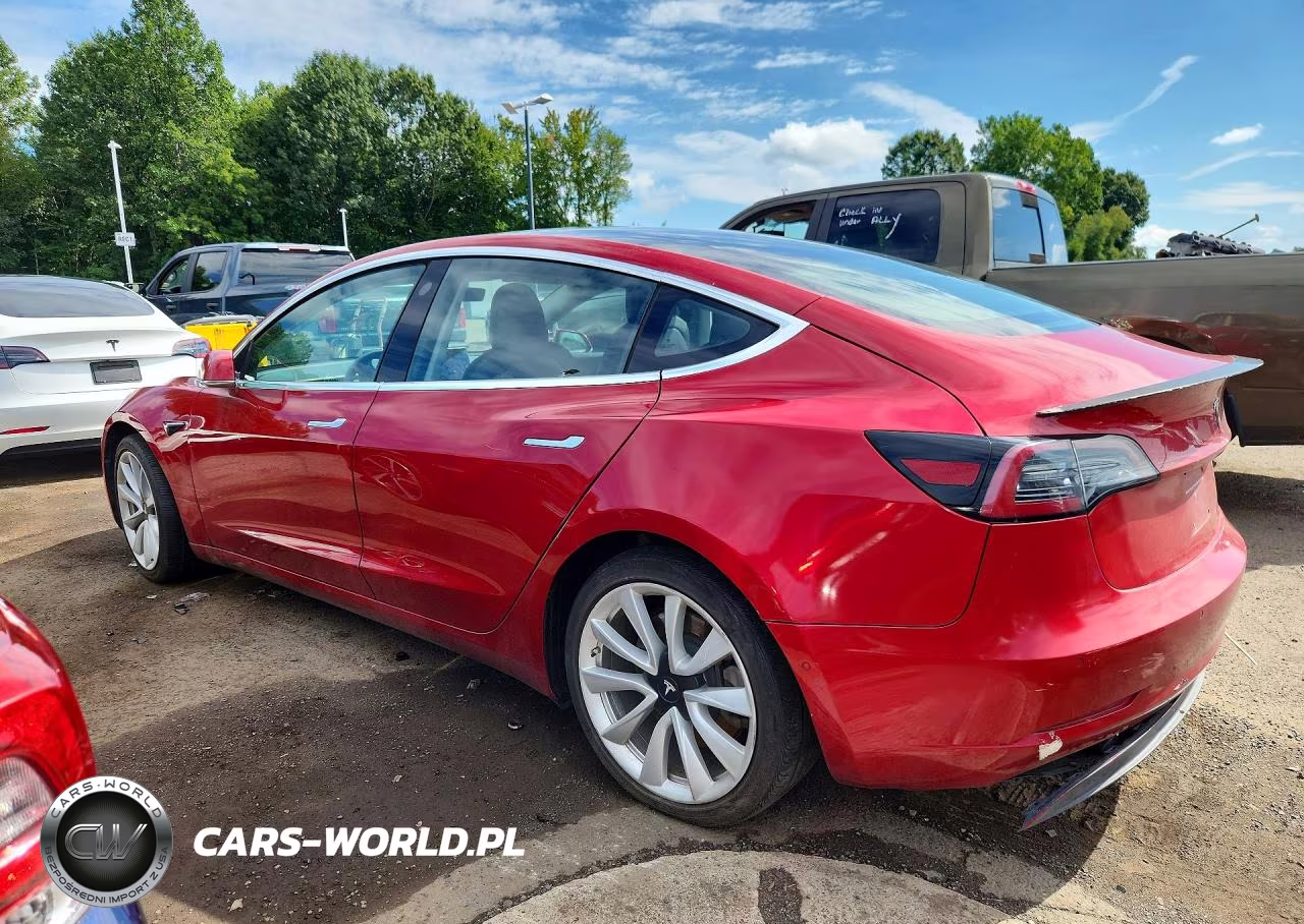 2018 Tesla Model 3 VIN:5YJ3E1EB5JF146136 - 2
