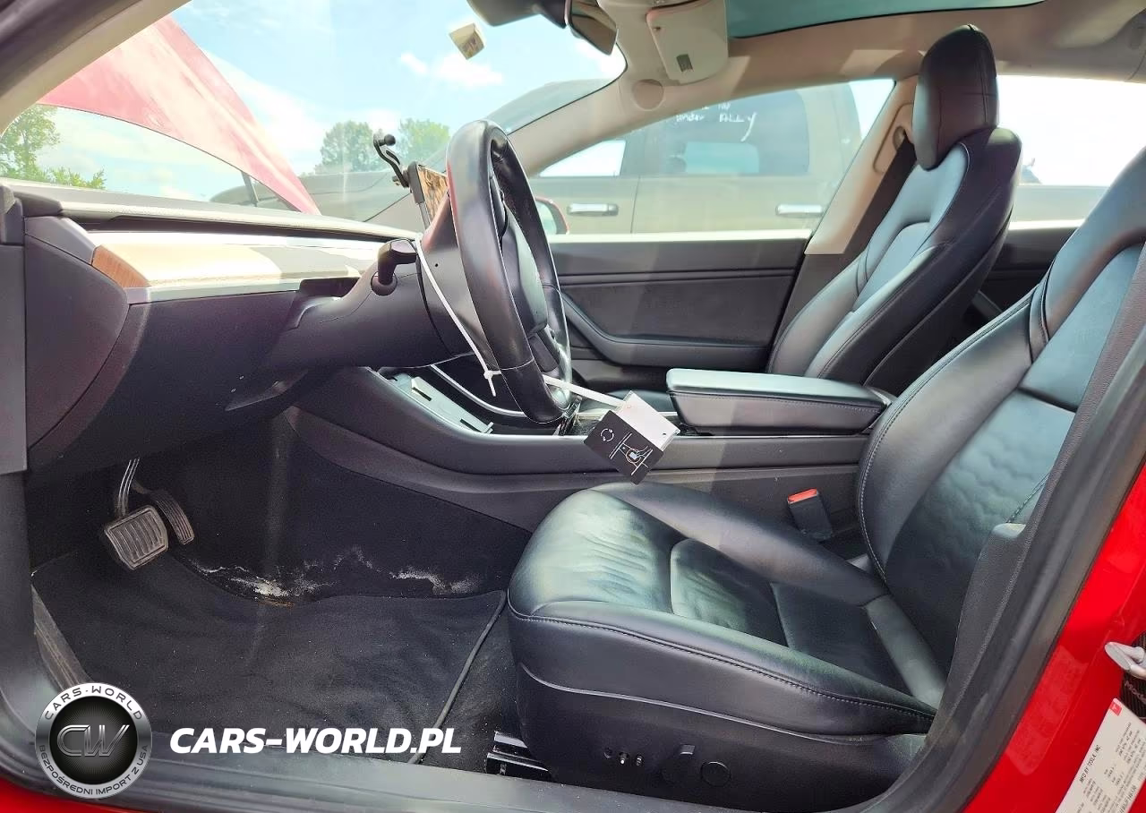 2018 Tesla Model 3 VIN:5YJ3E1EB5JF146136 - 7