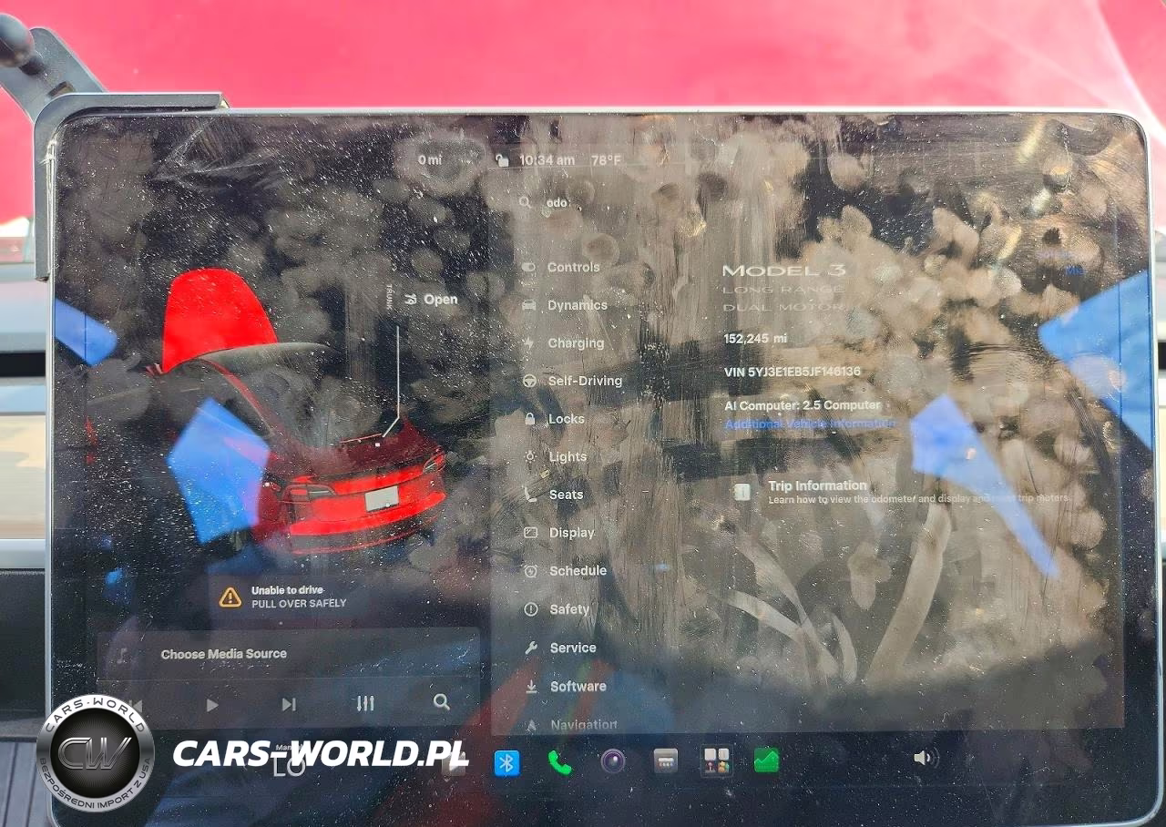 2018 Tesla Model 3 VIN:5YJ3E1EB5JF146136 - 9
