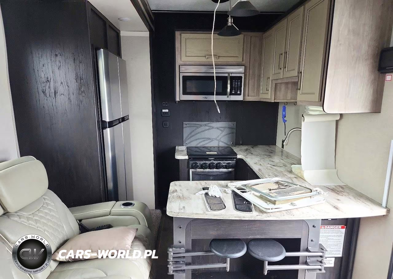 2017 Keystone Fuzion Camper VIN:4YDF36923HF810673 - 7