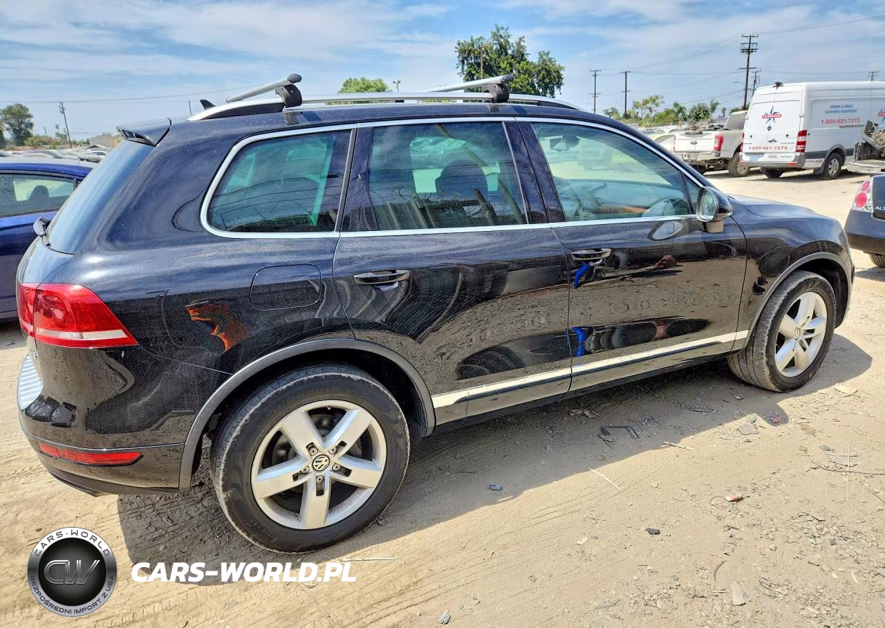 2013 Volkswagen Touareg V6 VIN:WVGEF9BP0DD004871 - 3
