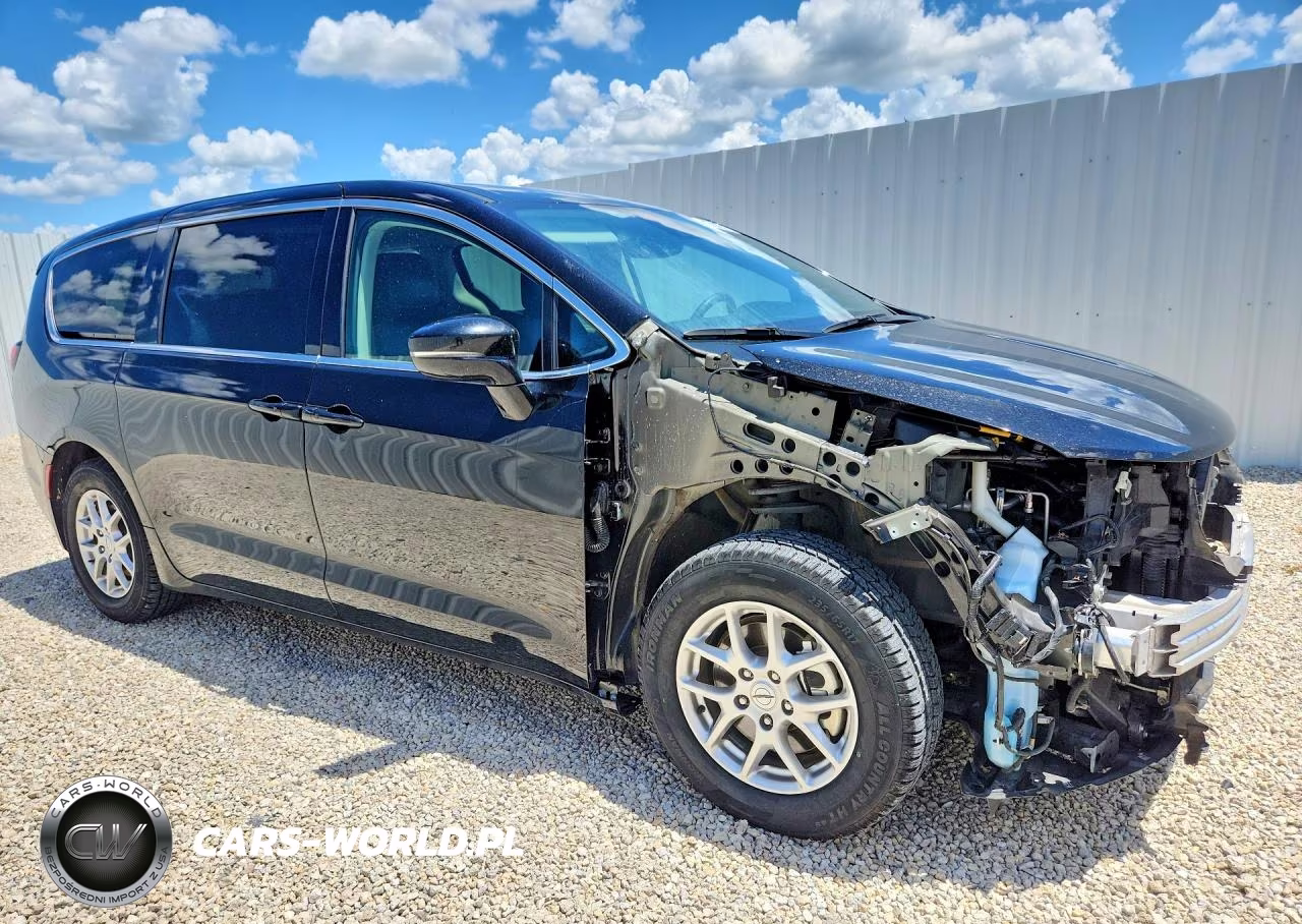 2024 Chrysler Pacifica Touring L VIN:2C4RC1BG4RR167866 - 4