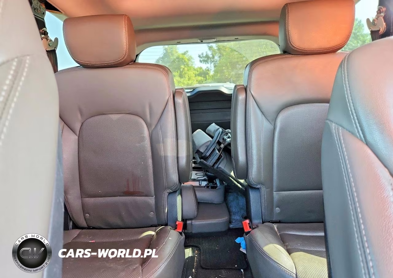 2018 Hyundai Santa Fe Limited Ultimate VIN:KM8SRDHF4JU285418 - 10