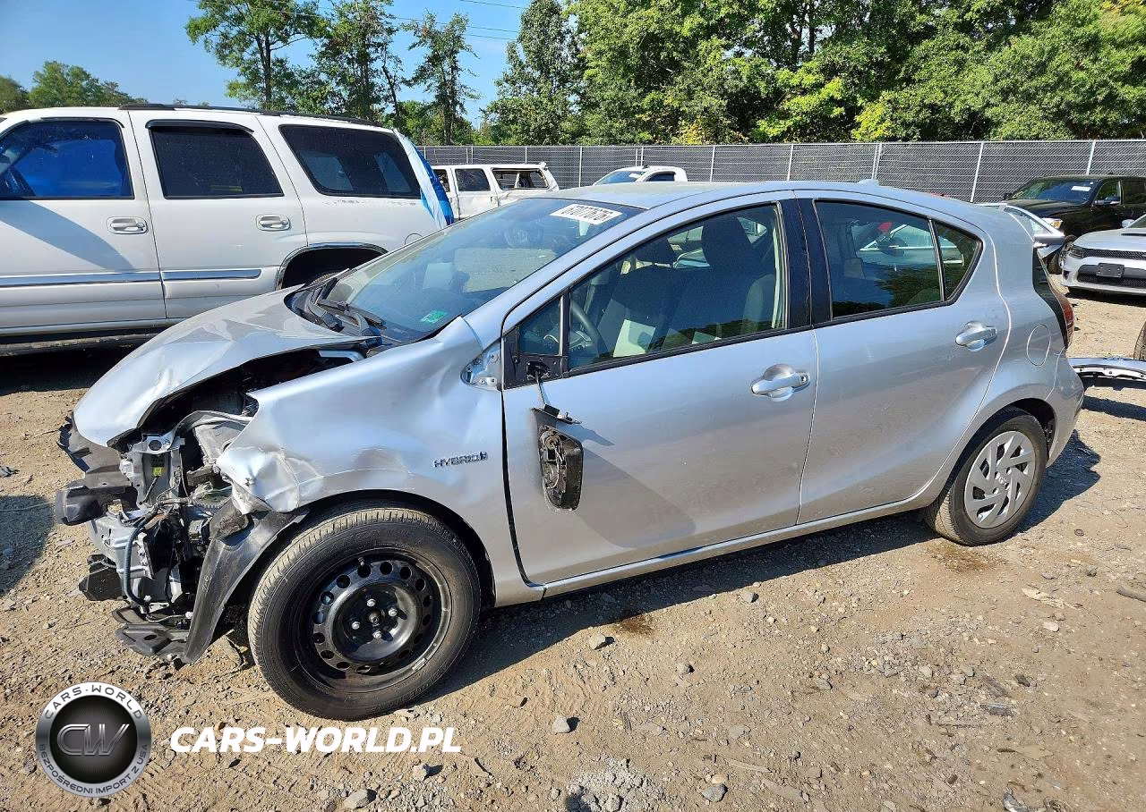 2016 Toyota Prius C Two VIN:JTDKDTB35G1117566 - 1